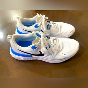 Men’s Nike Miler React sneakers